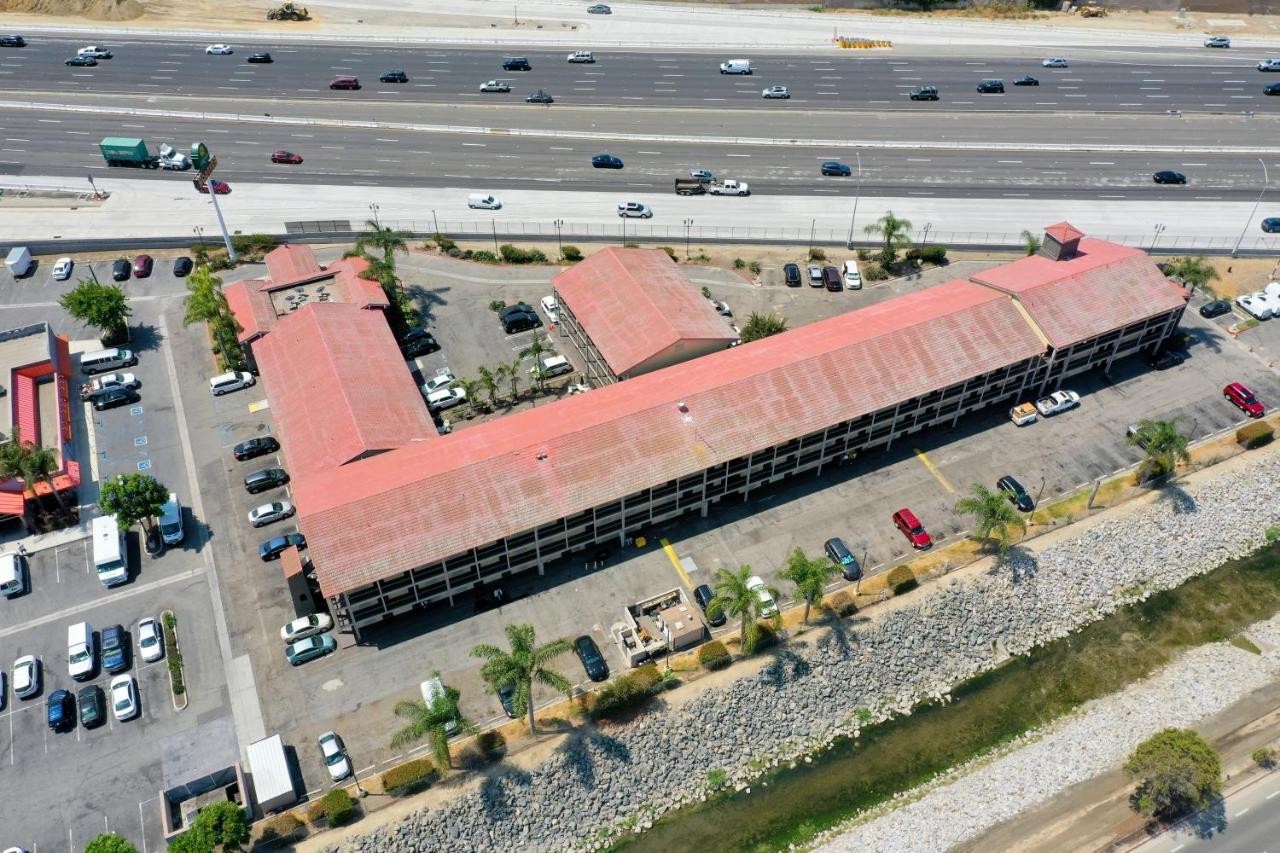 La Quinta Inn By Wyndham Costa Mesa Orange County Esterno foto