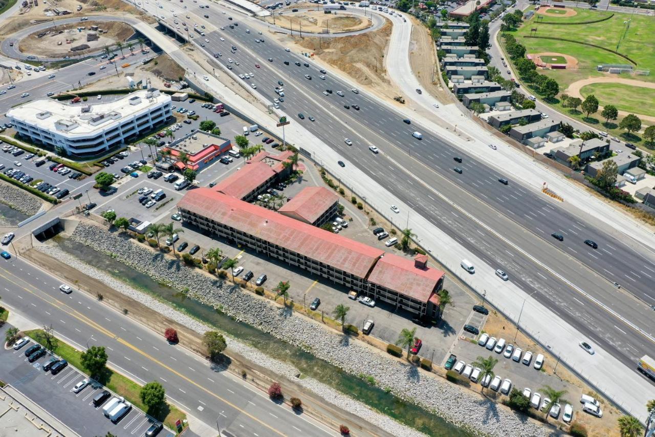 La Quinta Inn By Wyndham Costa Mesa Orange County Esterno foto