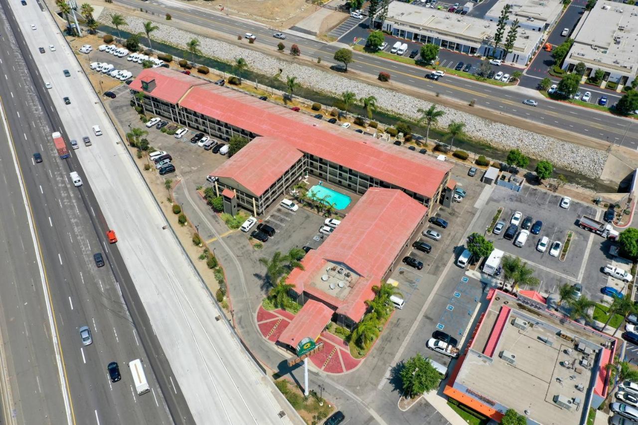 La Quinta Inn By Wyndham Costa Mesa Orange County Esterno foto