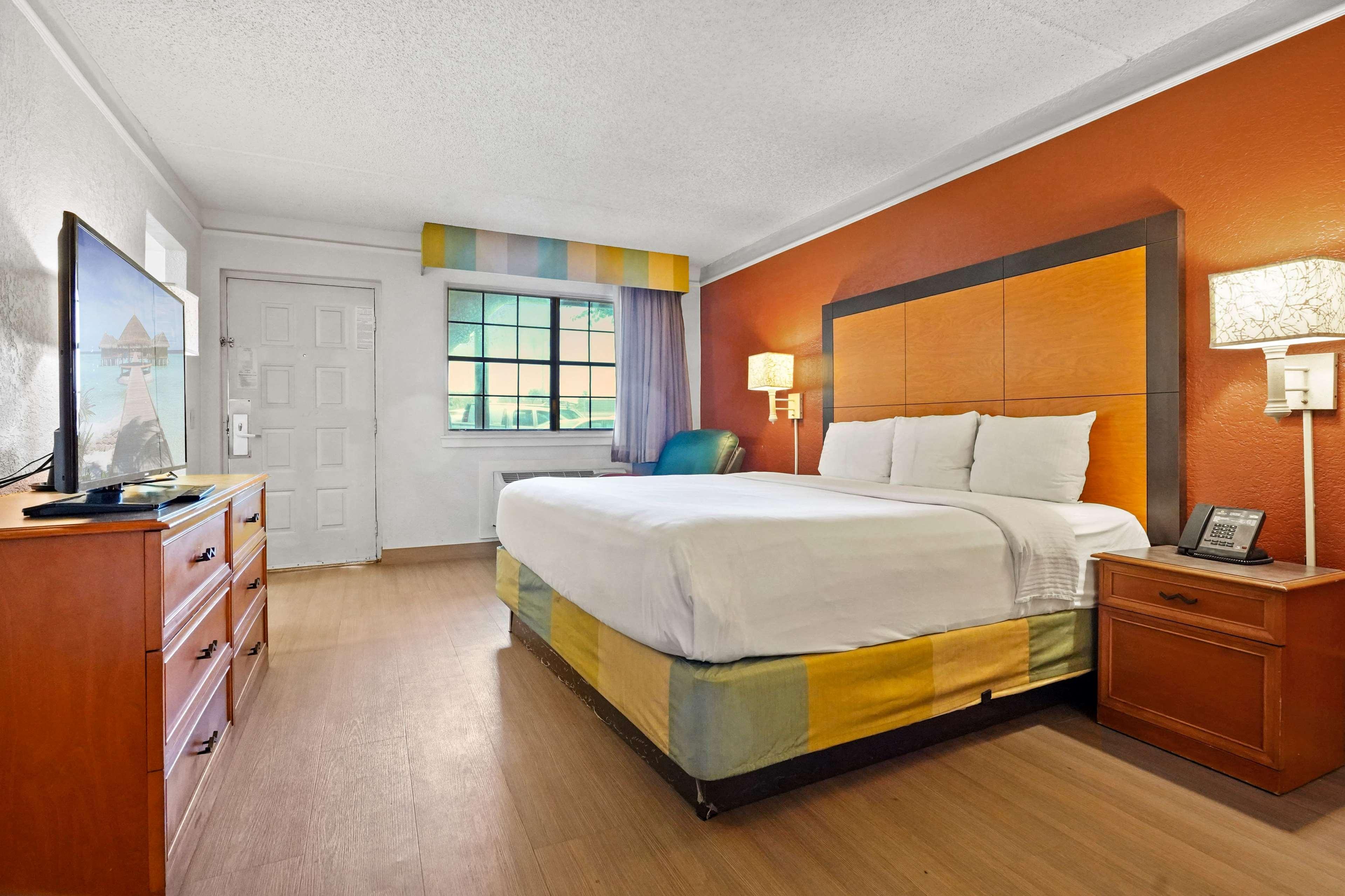 La Quinta Inn By Wyndham Costa Mesa Orange County Esterno foto